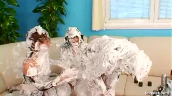 Shaving Foam Battle Screencap 92 on www.sinx.com