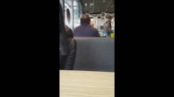 Ins Fastfood Reastaurant gepisst Screencap 2 on www.sinx.com