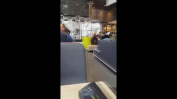 Ins Fastfood Reastaurant gepisst Screencap 1 on www.sinx.com