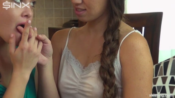 Kissing Babes Tongue Twister Screencap 2 on www.sinx.com