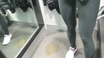 Die Piss Queen ist zurück Screencap 13 on www.sinx.com