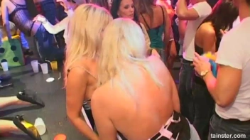 Blue Jean Babes Part 1 Cam 3 Screencap 86 on www.sinx.com