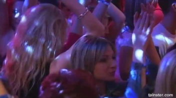 Blue Jean Babes Part 1 Cam 3 Screencap 2 on www.sinx.com