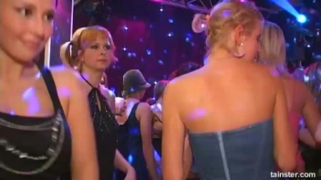 Blue Jean Babes Part 1 Cam 3 Screencap 37 on www.sinx.com