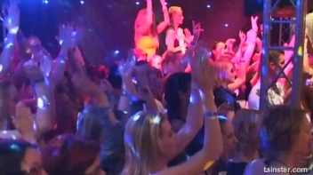 Blue Jean Babes Part 1 Cam 3 Screencap 6 on www.sinx.com