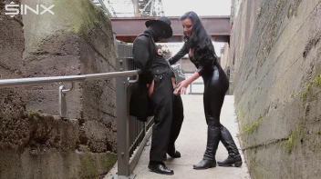 CBT und Nippelspiele im Freien Screencap 17 on www.sinx.com