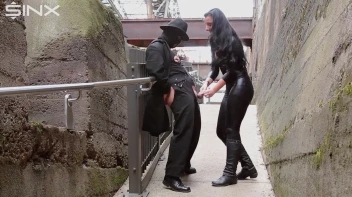 CBT und Nippelspiele im Freien Screencap 18 on www.sinx.com