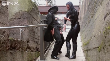 CBT und Nippelspiele im Freien Screencap 23 on www.sinx.com