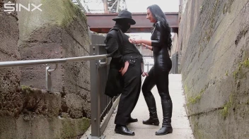 CBT und Nippelspiele im Freien Screencap 25 on www.sinx.com