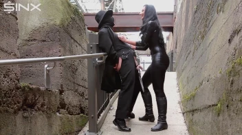 CBT und Nippelspiele im Freien Screencap 28 on www.sinx.com