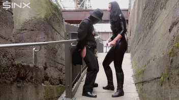 CBT und Nippelspiele im Freien Screencap 36 on www.sinx.com