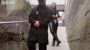 CBT und Nippelspiele im Freien Screencap 47 on www.sinx.com