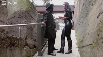 CBT und Nippelspiele im Freien Screencap 6 on www.sinx.com