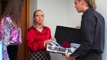 The Cum-Glazed Glass Table Screencap 4 on www.sinx.com