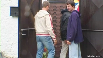 It's Raining Piss! Screencap 6 on www.sinx.com