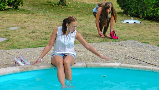 Latest deal - Sexy Swim Babes Play In The Pool