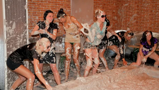 Top scene - Mud Battling Eurobabe Freaks