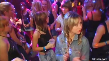 Blue Jean Babes Part 1 Cam 2 Screencap 95 on www.sinx.com