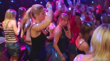 Blue Jean Babes Part 1 Cam 2 Screencap 98 on www.sinx.com