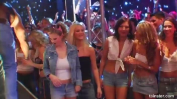 Blue Jean Babes Part 1 Cam 2 Screencap 11 on www.sinx.com