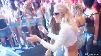 Blue Jean Babes Part 1 Cam 2 Screencap 16 on www.sinx.com