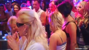 Blue Jean Babes Part 1 Cam 2 Screencap 21 on www.sinx.com