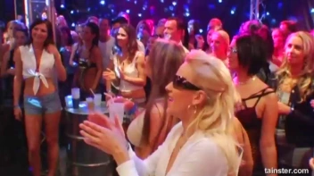 Blue Jean Babes Part 1 Cam 2 Screencap 22 on www.sinx.com