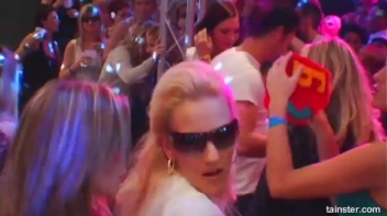 Blue Jean Babes Part 1 Cam 2 Screencap 37 on www.sinx.com