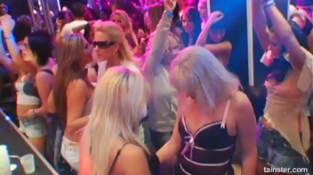 Blue Jean Babes Part 1 Cam 2 Screencap 41 on www.sinx.com