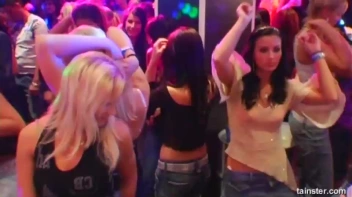 Blue Jean Babes Part 1 Cam 2 Screencap 45 on www.sinx.com