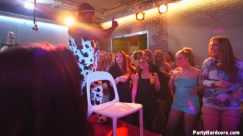 Party Hardcore Gone Crazy Vol. 38 Part 6 - Cam 3 Screencap 56 on www.sinx.com