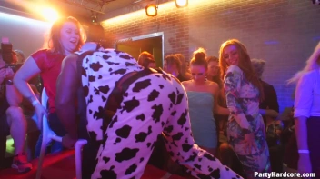 Party Hardcore Gone Crazy Vol. 38 Part 6 - Cam 3 Screencap 59 on www.sinx.com