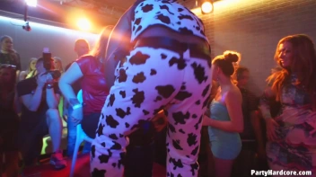 Party Hardcore Gone Crazy Vol. 38 Part 6 - Cam 3 Screencap 60 on www.sinx.com