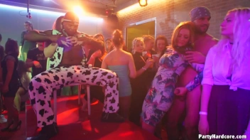 Party Hardcore Gone Crazy Vol. 38 Part 6 - Cam 3 Screencap 64 on www.sinx.com