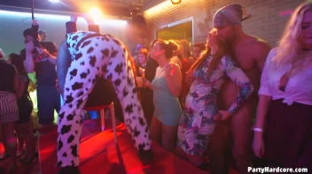 Party Hardcore Gone Crazy Vol. 38 Part 6 - Cam 3 Screencap 66 on www.sinx.com