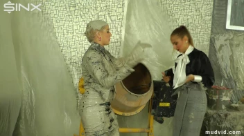 Bitch boss lady and her assistant in a messy catfight Screencap 6 on www.sinx.com