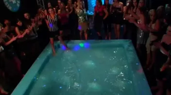 Kia Winston vs. Anita Queen Screencap 1 on www.sinx.com