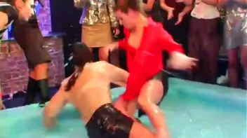 Kia Winston vs. Anita Queen Screencap 12 on www.sinx.com