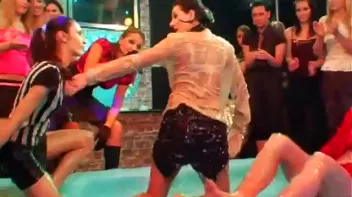 Kia Winston vs. Anita Queen Screencap 20 on www.sinx.com