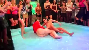 Kia Winston vs. Anita Queen Screencap 80 on www.sinx.com