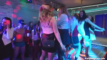 Party Hardcore Gone Crazy Vol. 33 Part 6 - Cam 3 Screencap 91 on www.sinx.com