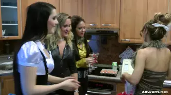 Sophie's Dirty Shoe & Fashion Birthday Screencap 20 on www.sinx.com