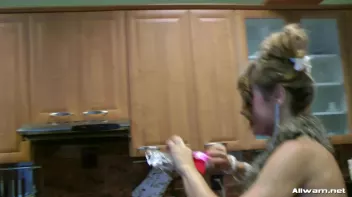 Sophie's Dirty Shoe & Fashion Birthday Screencap 21 on www.sinx.com