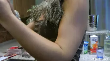 Sophie's Dirty Shoe & Fashion Birthday Screencap 22 on www.sinx.com