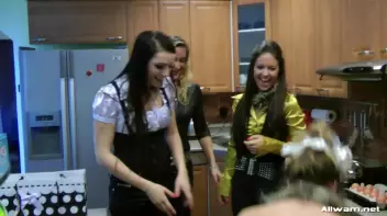 Sophie's Dirty Shoe & Fashion Birthday Screencap 25 on www.sinx.com