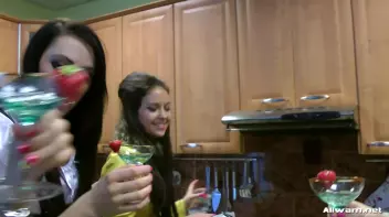 Sophie's Dirty Shoe & Fashion Birthday Screencap 32 on www.sinx.com