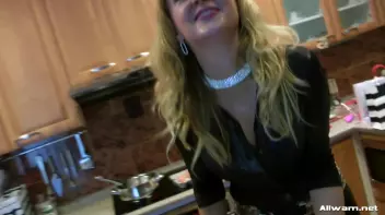 Sophie's Dirty Shoe & Fashion Birthday Screencap 37 on www.sinx.com