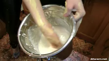 Sophie's Dirty Shoe & Fashion Birthday Screencap 45 on www.sinx.com