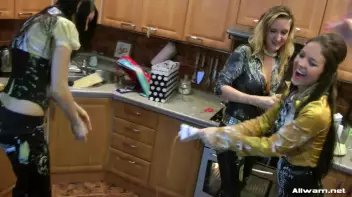 Sophie's Dirty Shoe & Fashion Birthday Screencap 56 on www.sinx.com