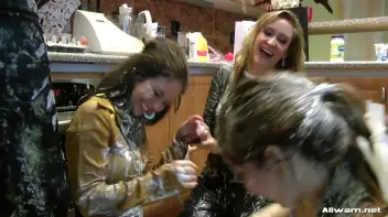 Sophie's Dirty Shoe & Fashion Birthday Screencap 75 on www.sinx.com